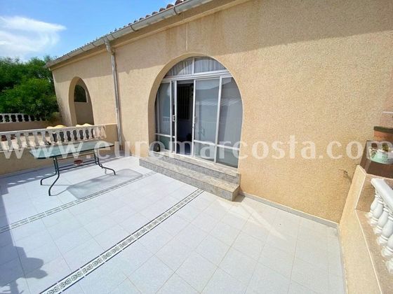 Foto 2 de Casa adossada en venda a La Siesta - El Salado - Torreta de 2 habitacions amb terrassa i jardí