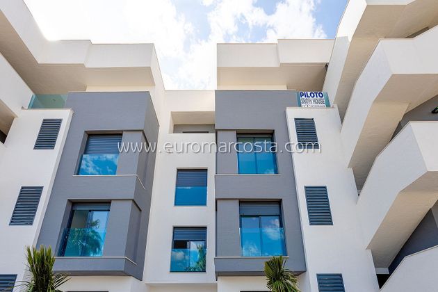 Foto 2 de Casa adossada en venda a Urbanizaciones de 2 habitacions amb terrassa i piscina