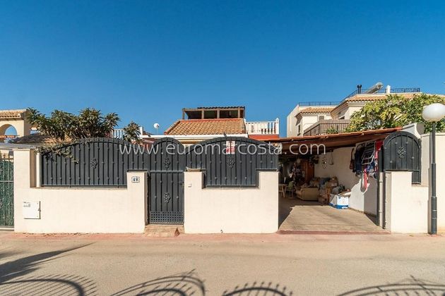 Foto 1 de Casa adosada en venta en Nueva Torrevieja - Aguas Nuevas de 2 habitaciones con terraza y piscina