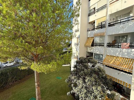 Foto 1 de Pis en venda a Nueva Andalucía centro de 2 habitacions amb terrassa i piscina