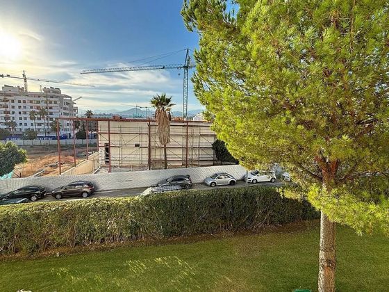 Foto 2 de Pis en venda a Nueva Andalucía centro de 2 habitacions amb terrassa i piscina