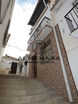 Foto 1 de Casa adosada en venta en calle Pueblo Benamargosa de 3 habitaciones con terraza