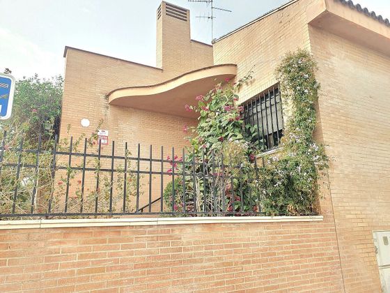 Foto 2 de Xalet en venda a calle Centro de 4 habitacions amb terrassa i jardí