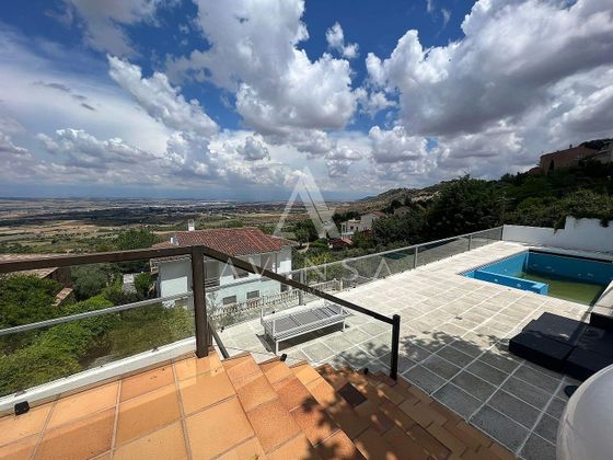 Foto 1 de Xalet en venda a El Clavín-Valdeluz de 6 habitacions amb terrassa i piscina