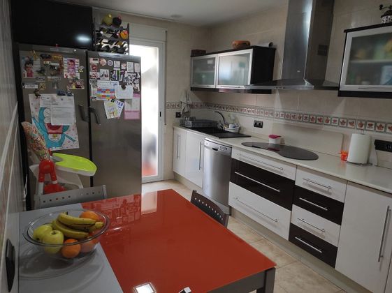 Foto 2 de Piso en venta en Yecla de 3 habitaciones con garaje y aire acondicionado