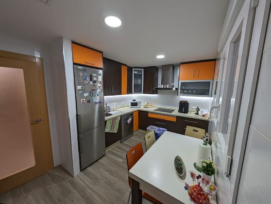 Foto 1 de Chalet en venta en Yecla de 4 habitaciones con terraza y garaje