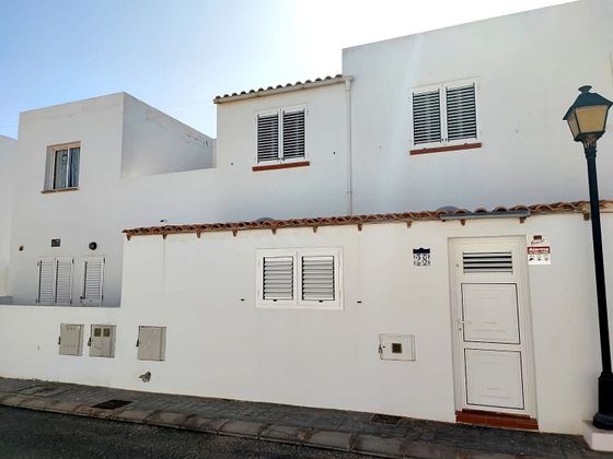 Foto 1 de Casa en venda a calle Las Arenas de 4 habitacions amb terrassa i balcó
