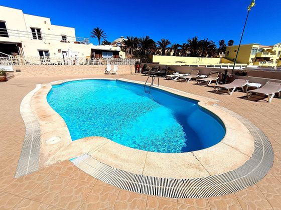 Foto 1 de Pis en venda a calle Playa de la Jaqueta de 3 habitacions amb terrassa i piscina