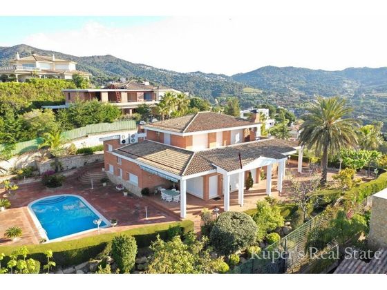 Foto 1 de Casa en venda a Alella de 7 habitacions amb terrassa i piscina
