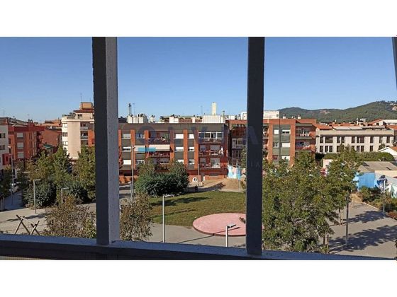 Foto 1 de Piso en venta en Centre - Castellar del Vallès de 4 habitaciones con balcón y aire acondicionado