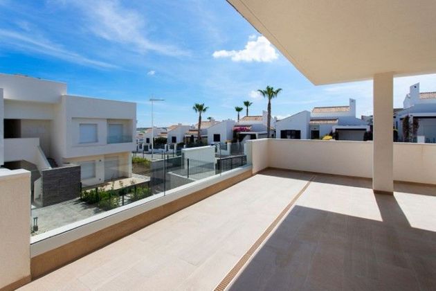 Foto 2 de Venta de piso en urbanización La Finca Golf de 2 habitaciones con terraza y piscina