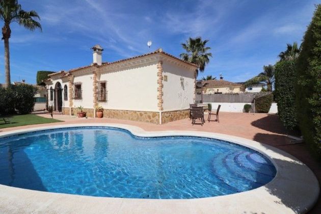 Foto 1 de Xalet en venda a calle Congelado de la Vega de 3 habitacions amb terrassa i piscina