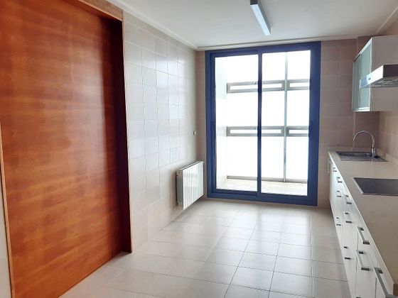 Foto 2 de Alquiler de piso en calle José Luis Navarro Campello de 3 habitaciones con terraza y piscina