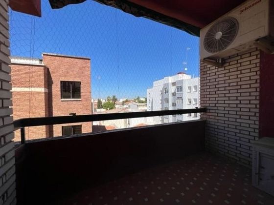 Foto 1 de Pis en venda a Almendralejo de 4 habitacions amb terrassa i balcó
