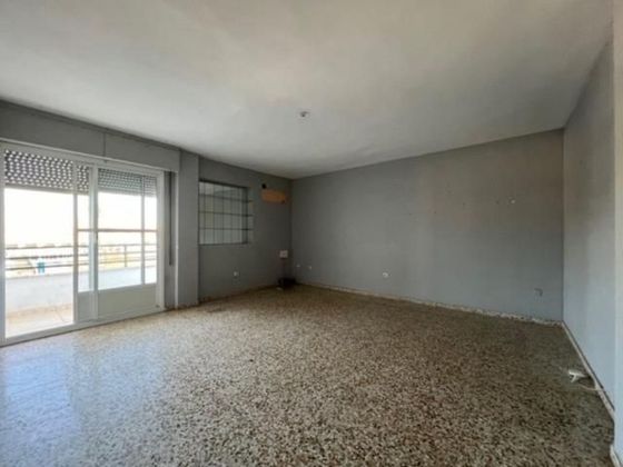 Foto 1 de Piso en venta en Montijo de 4 habitaciones con terraza