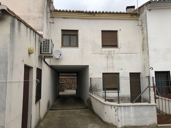 Foto 2 de Casa adossada en venda a Salvatierra de Santiago de 3 habitacions amb garatge