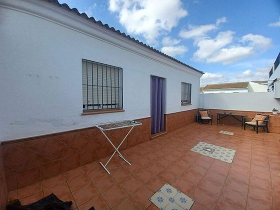 Foto 2 de Venta de casa adosada en Castilblanco de los Arroyos de 4 habitaciones con terraza