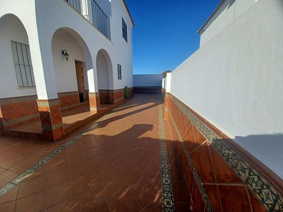 Foto 2 de Venta de casa adosada en Castilblanco de los Arroyos de 4 habitaciones y 130 m²