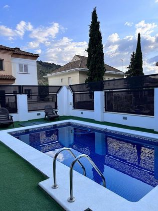 Foto 2 de Casa en venta en Pinos Genil de 3 habitaciones con terraza y piscina