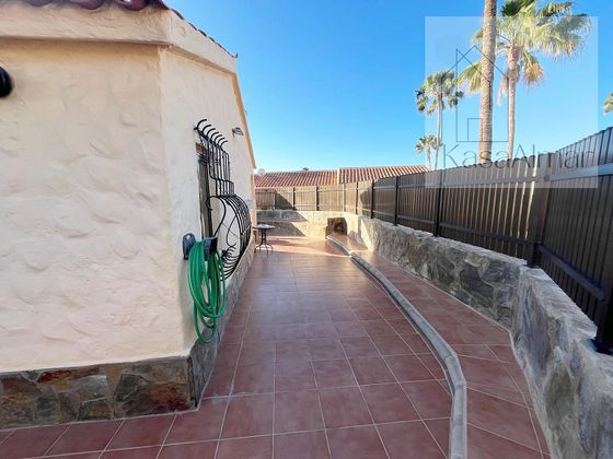 Foto 2 de Casa adosada en alquiler en avenida De Gran Canaria de 1 habitación con terraza y piscina