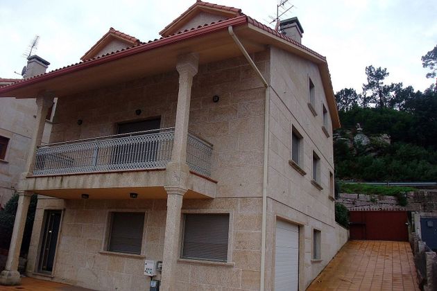 Foto 2 de Xalet en venda a calle As Cachadiñas de 5 habitacions amb terrassa i piscina