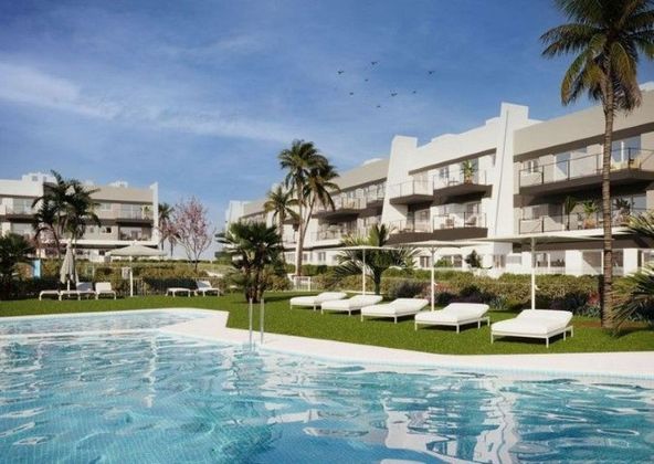 Foto 2 de Pis en venda a Gran Alacant de 3 habitacions amb piscina i garatge