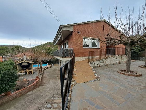 Foto 1 de Chalet en venta en Rellinars de 5 habitaciones con terraza y piscina