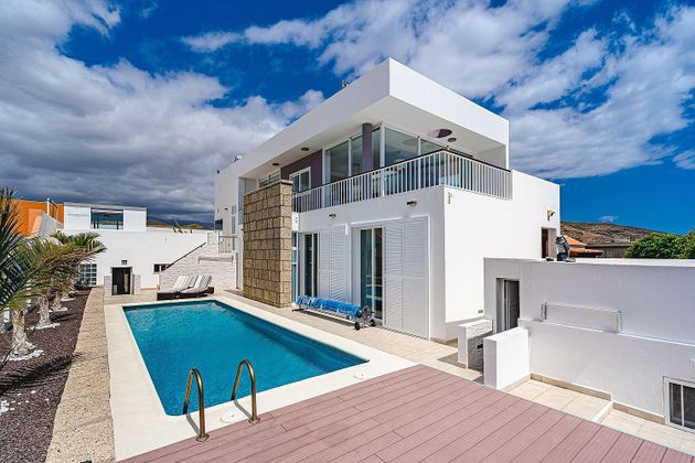 Foto 1 de Xalet en venda a El Médano de 3 habitacions amb terrassa i piscina