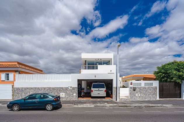Foto 2 de Xalet en venda a El Médano de 3 habitacions amb terrassa i piscina