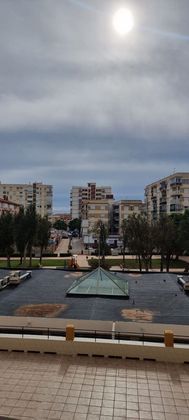 Foto 1 de Venta de piso en Poniente-Faro de 2 habitaciones con terraza y garaje