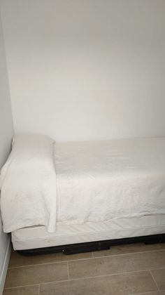 Foto 2 de Alquiler de piso en Guanarteme de 2 habitaciones con muebles y aire acondicionado