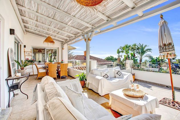 Foto 2 de Venta de chalet en Cabo Pino - Reserva de Marbella de 6 habitaciones con terraza y piscina