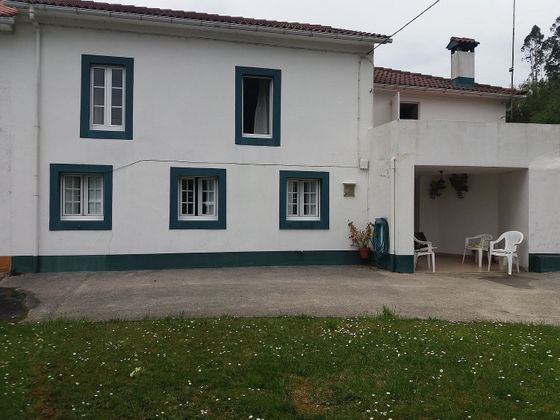 Foto 1 de Venta de casa en Ortigueira de 3 habitaciones con terraza y jardín