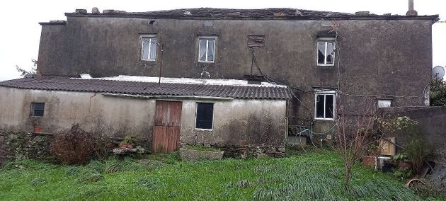 Foto 2 de Venta de casa en Ortigueira de 5 habitaciones con jardín