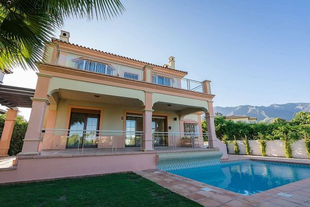 Foto 1 de Xalet en venda a El Higueral - La Merced de 4 habitacions amb terrassa i piscina