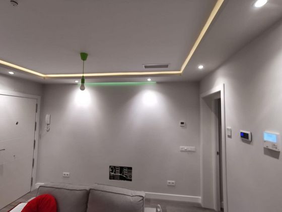 Foto 2 de Piso en venta en Moscardó de 3 habitaciones con aire acondicionado