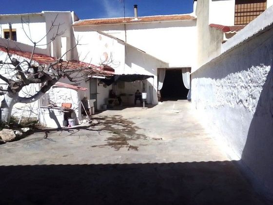 Foto 1 de Venta de casa en Socuéllamos de 4 habitaciones con garaje y calefacción