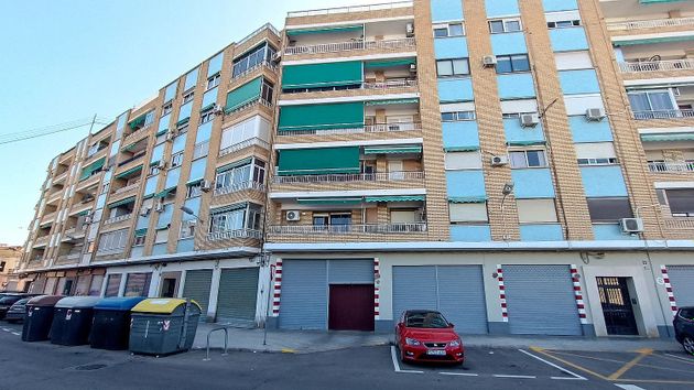 Foto 1 de Venta de piso en Fonteta de Sant Lluís de 4 habitaciones con balcón y aire acondicionado