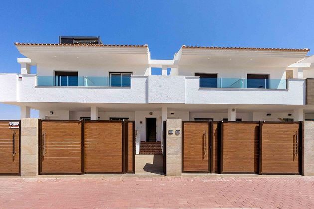 Foto 2 de Casa en venta en calle Teide de 3 habitaciones con terraza y piscina