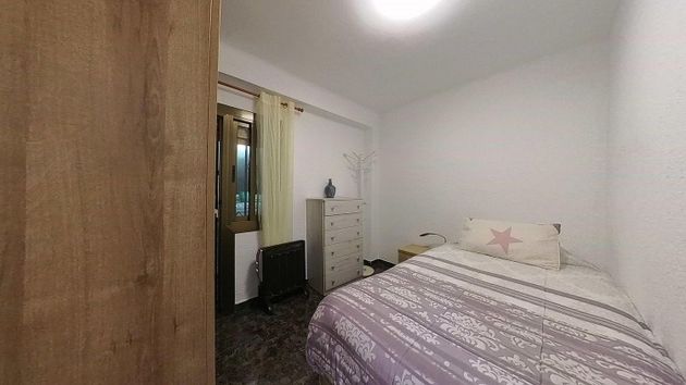 Foto 1 de Piso en venta en Gavarra de 4 habitaciones con balcón y aire acondicionado