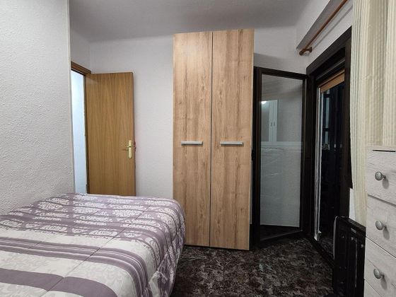 Foto 2 de Piso en venta en Gavarra de 4 habitaciones con balcón y aire acondicionado