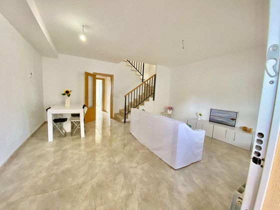 Foto 2 de Casa adossada en venda a calle Vilareal de 2 habitacions amb terrassa i garatge