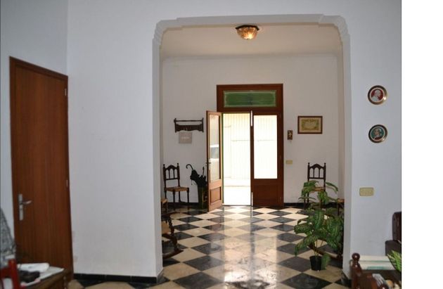 Foto 1 de Casa adossada en venda a Petra de 6 habitacions amb terrassa i jardí