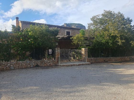 Foto 2 de Venta de chalet en Alaró de 4 habitaciones con terraza y jardín