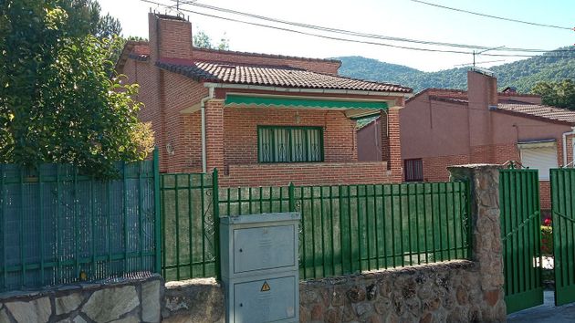 Foto 2 de Xalet en venda a Santa María del Tiétar de 3 habitacions amb terrassa i garatge