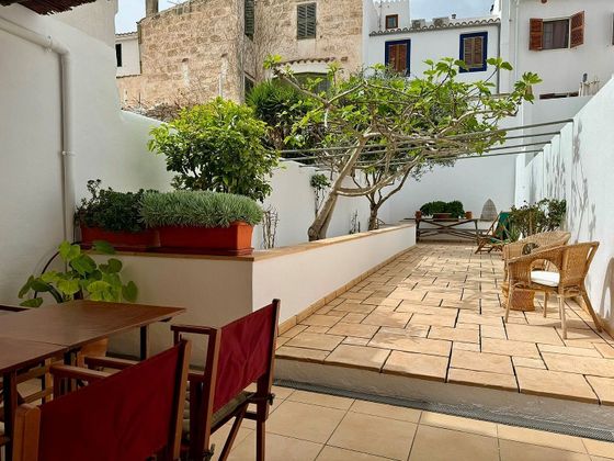 Foto 2 de Piso en venta en Ciutadella de 2 habitaciones con piscina y jardín