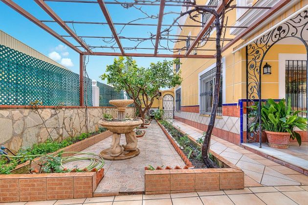 Foto 1 de Xalet en venda a Los Boliches de 7 habitacions amb terrassa i piscina