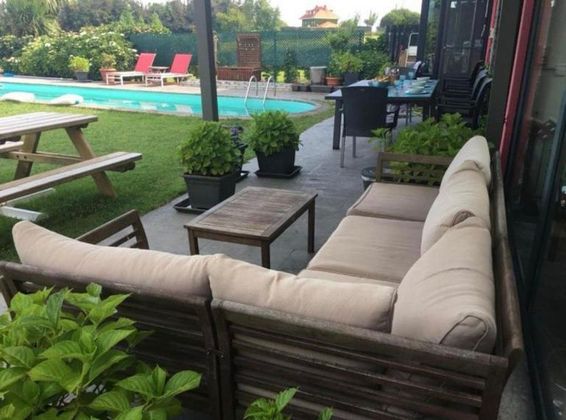Foto 1 de Casa en venta en Somo de 5 habitaciones con terraza y piscina
