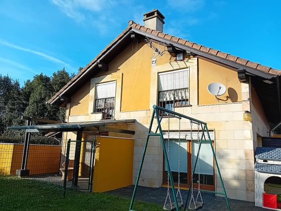 Foto 2 de Xalet en venda a Marina de Cudeyo de 5 habitacions amb terrassa i piscina