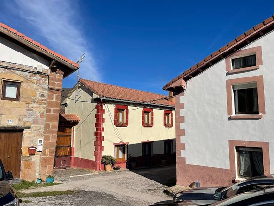 Foto 1 de Casa adossada en venda a Valdeolea de 4 habitacions amb terrassa i garatge